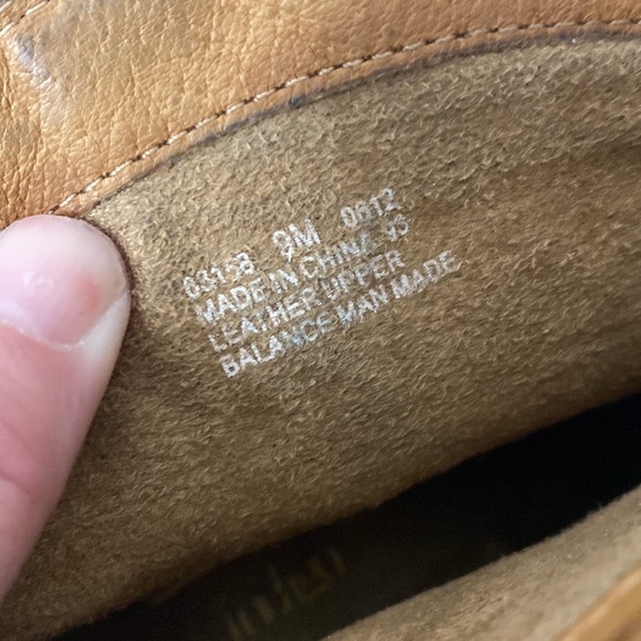 Clark’s indigo brown leather heeled booties size 9M - Picture 9 of 11